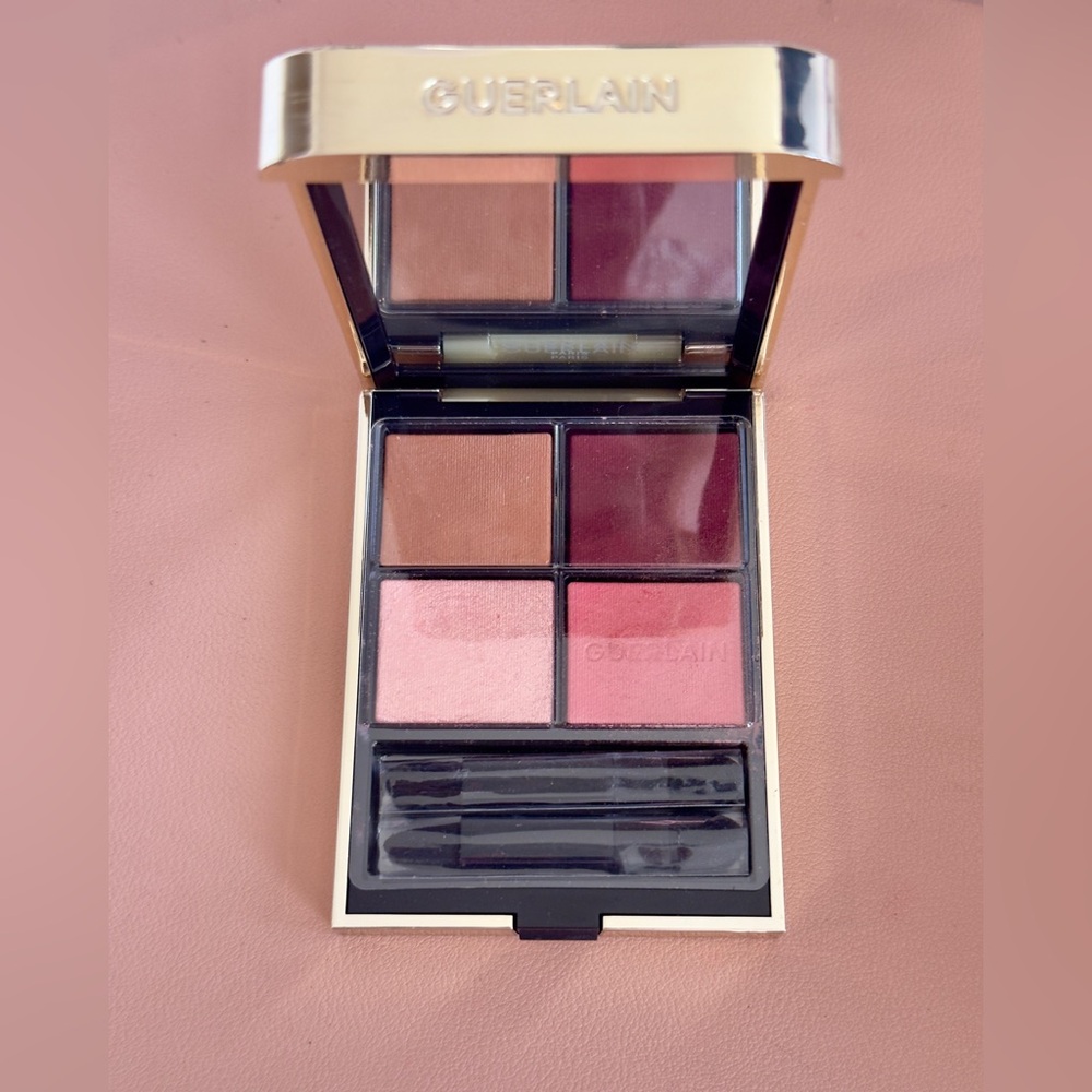 GUERLAIN Ombres G Eyeshadow Quad - 530 Majestic Rose - Picture 14 of 15